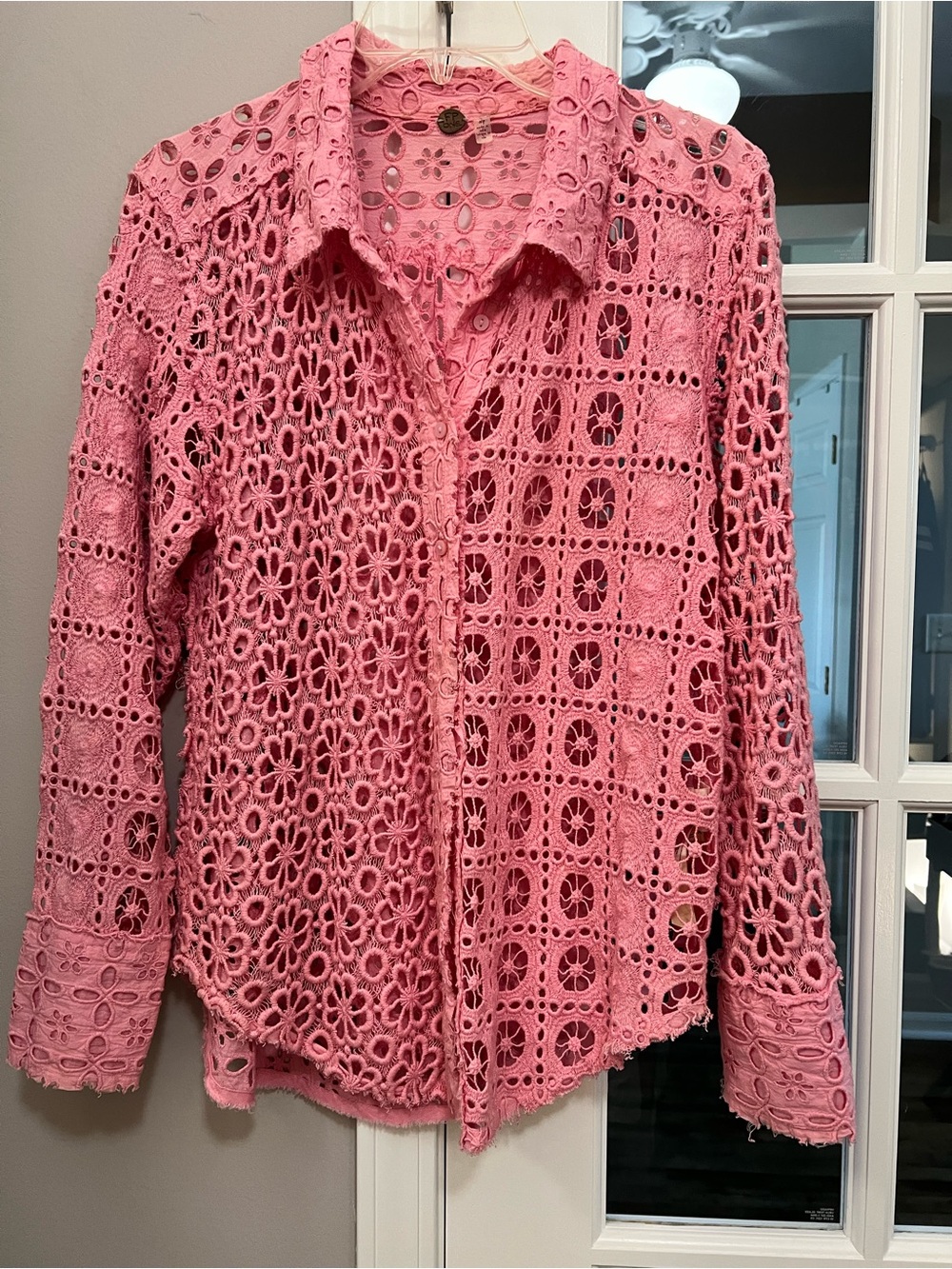Free People Pink eyelet Button-Down Shirt 100% cotton sz S EUC